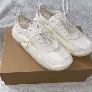 LA CLOUD LOW UGG SHOES